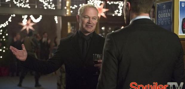 Klip z 4 sezonu „Arrow”: Damien Darhk konfrontuje się z Oliverem i Felicity