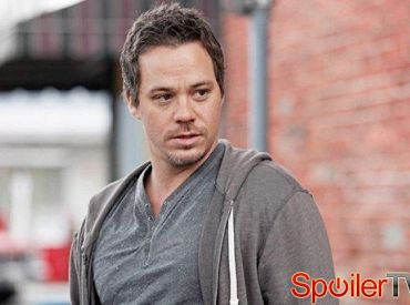 Michael Raymond-James powróci jako Neal w 5 sezonie „Dawno, dawno temu