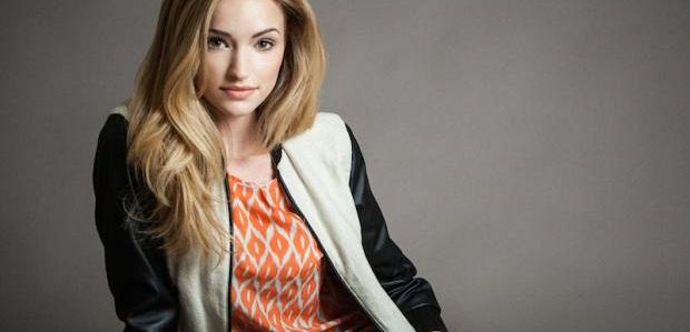 Brianne Howey zagra w odcinku pilotowym 