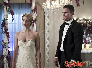 Zdjęcia z 4 sezonu „Arrow”: Cupid niszczy ślub Olivera i Felicity, Laurel sądzi Darhka