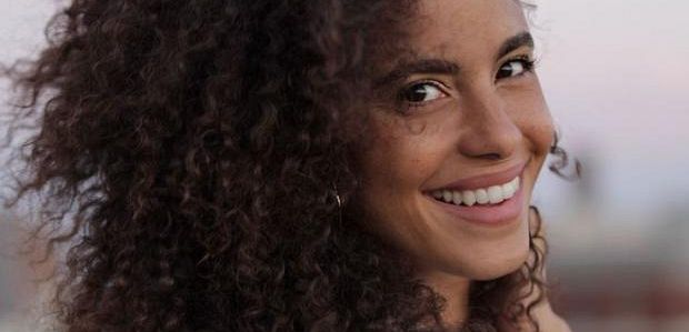 Parisa Fitz-Henley i Yul Vasquez zagrają w odcinku pilotowym 