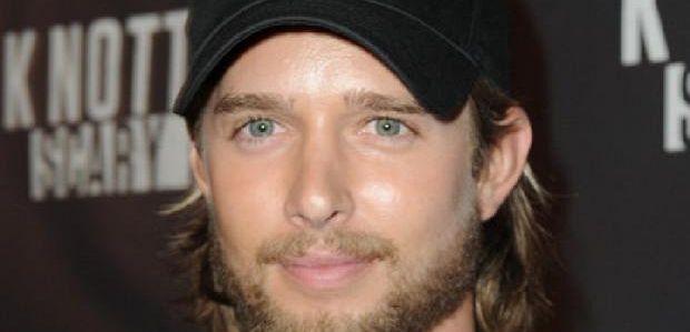 Drew Van Acker zagra w odcinku pilotowym 