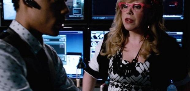 Klip z „Criminal Minds: Beyond Borders”: Penelope Garcia przepytuje Monty’ego!