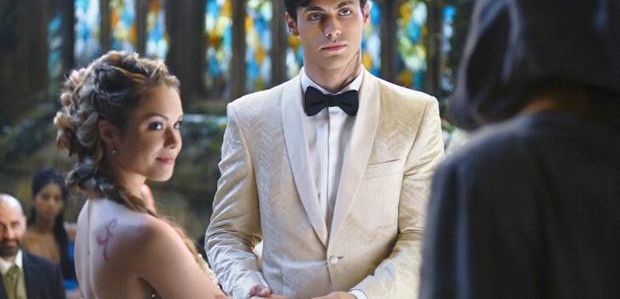 Matthew Daddario z „Shadowhunters” zapowiada „stresujący” ślub Alexa, mówi o szansach na pocałunek z Magnusem
