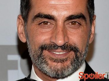 Navid Negahban będzie powracał w 4 sezonie Kochanek