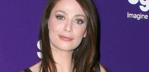 Joanne Kelly będzie powracała w 2 sezonie 