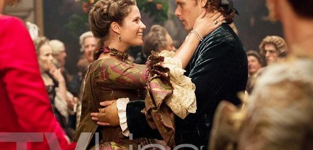 Pierwsze spojrzenie na „Outlander”: Hm, kim jest ta kobieta, która trzyma łapy na Jamiem?