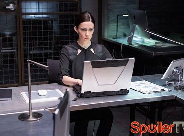 Klip z 5 sezonu „Grimm”: Rosalee zastanawia się dlaczego Eve naprawdę chroni Nicka