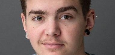 Elliot Fletcher będzie powracał w 4 sezonie 