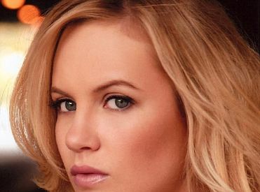 Danielle Savre pojawi się w odcinku pilotowym Four Stars