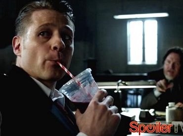 Klip z finału 2 sezonu „Gotham”: Podawanie się za Gordona, czy Clayface oszuka Bullocka?