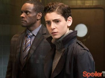 Finał 2 sezonu „Gotham”: Co ten szalony zwrot akcji z bliźniakiem oznacza?
