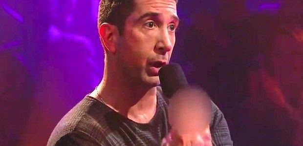 David Schwimmer wymiata w rapowej bitwie w „Late Late Show”