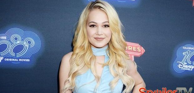 Kelli Berglund zagra w filmie „Dolly Parton’s Christmas of Many Colors: Circle of Love”