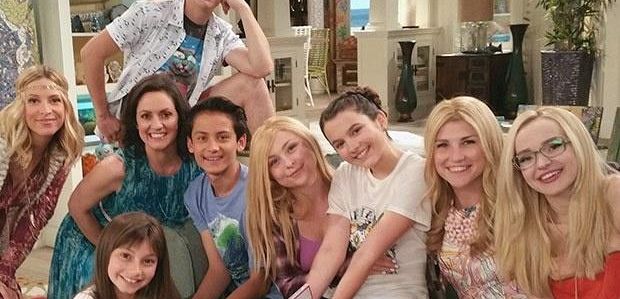 Zdjęcia z finału serialu „Liv and Maddie”: Obsada serialu Disney Channel żegna się