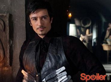 Adam Croasdell dołączył do 4 sezonu Reign