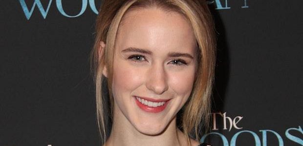 Rachel Brosnahan zagra w odcinku pilotowym „The Marvelous Mrs. Maisel”