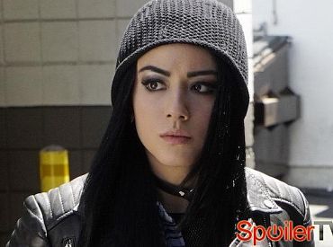 Chloe Bennet mówi o nowej egzystencji Daisy, prawdziwym planie Quake w 4 sezonie „Agentów TARCZY”