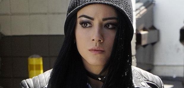 Chloe Bennet mówi o nowej egzystencji Daisy, prawdziwym planie Quake w 4 sezonie „Agentów TARCZY”