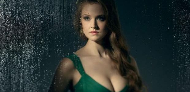Pierwsze spojrzenie na Maggie Gehę jako bardziej dorosłą Ivy w 3 sezonie „Gotham