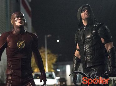 Stephen Amell zapowiada crossover „Arrow”, „Flash”, „Supergirl” i „Legends of Tomorrow”