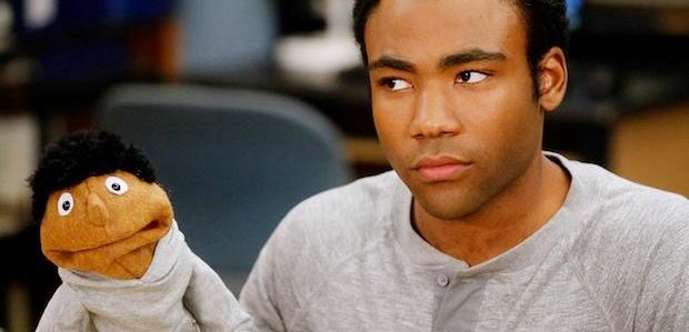 Donald Glover ujawnia, dlaczego opuścił finał serialu „Community”: „To ważne, że sprawy się kończą