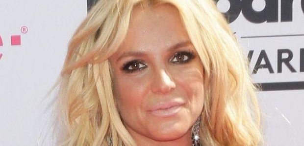 Britney Spears zaśpiewa z Jamesem Cordenem w 