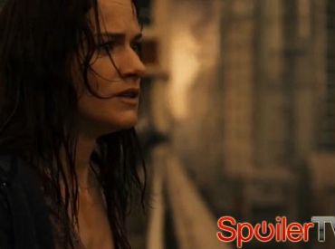 Zapowiedź „Van Helsing”: „Piękna, krwawa” saga Syfy to nietypowy serial o wampirach