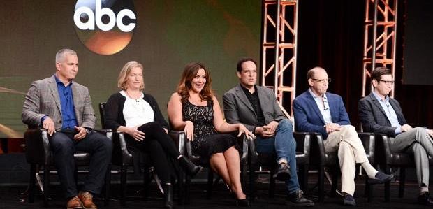 Aktorzy i twórczyni „American Housewife” mówią o wyglądzie, zmianie tytułu i innych rzeczach