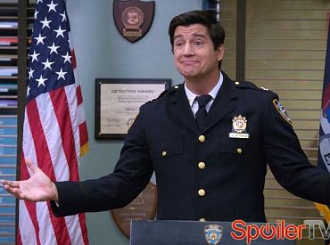 Pierwsze spojrzenie: Poznaj „kapitana” Kena Marino w 4 sezonie „Brooklyn Nine-Nine”