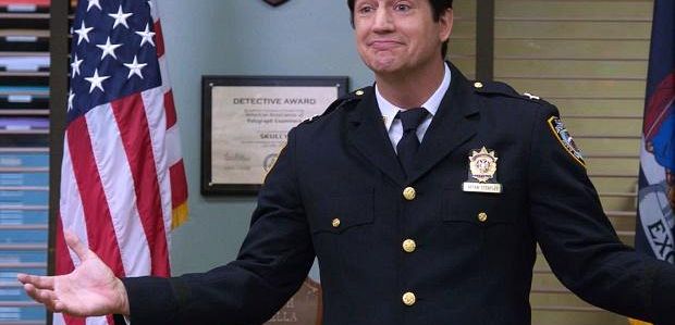 Pierwsze spojrzenie: Poznaj „kapitana” Kena Marino w 4 sezonie „Brooklyn Nine-Nine”