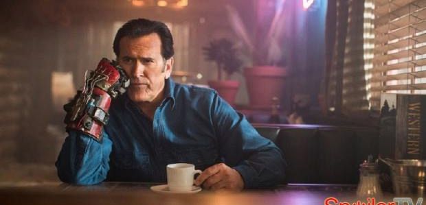 Bruce Campbell szydzi z Donalda Trumpa w zapowiedzi 2 sezonu „Ash vs. Evil Dead