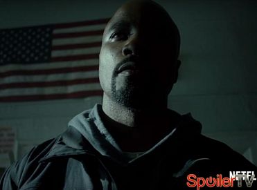 Nowa zapowiedź „Luke Cage” pokazuje dlaczego nie powinieneś wyciągać broni przy superbohaterze