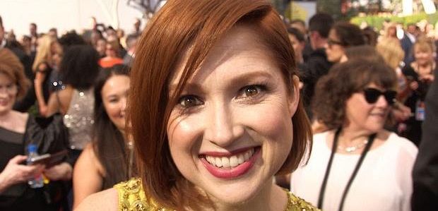 Ellie Kemper zapowiada więcej śpiewania w 3 sezonie „Unreakable Kimmy Schmidt