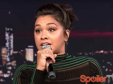 Gina Rodriguez ujawnia swoje raperskie alter-ego, przemienia się w Nicki Minaj w „Tonight Show