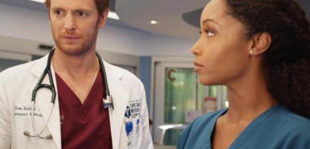 Klip z 2 sezonu „Chicago Med”: Pacjent Halsteada i April budzi podejrzenia
