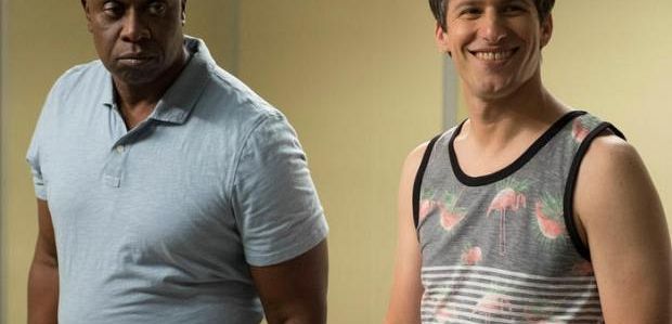 Klip z 4 sezonu „Brooklyn Nine-Nine”: Zobacz jak Holt rozmawia o piersiach