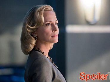 Susanna Thompson powróci w 100. odcinku Arrow