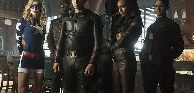 Pierwsze spojrzenie na 2 sezon „Legends of Tomorrow”: Hourman powraca z zespołem JSA
