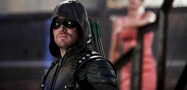 Oliver działa sam w 5 sezonie „Arrow