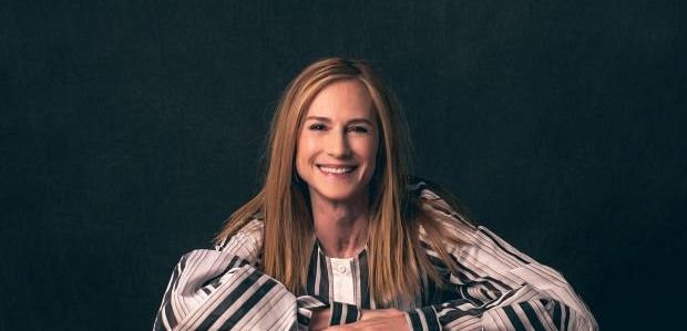 Holly Hunter dołączyła do serialu Alana Balla dla HBO