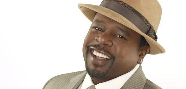 Cedric the Entertainer rozwija komedię o braciach dla CBS