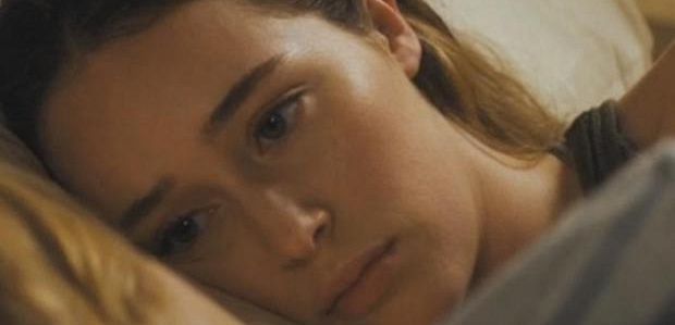 Usunięta scene z 2 sezonu „Fear the Walking Dead”: Alycia Debnam-Carey dzieli intymną chwilę
