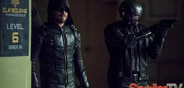 Klip z 5 sezonu „Arrow”: Prometeusz chce dopaść Curtisa w zimowym finale