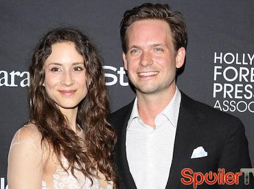 Patrick J. Adams i Troian Bellisario wzięli ślub