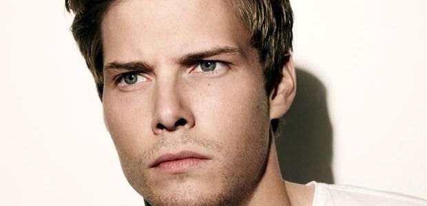 Hunter Parrish będzie powracał w 2 sezonie 