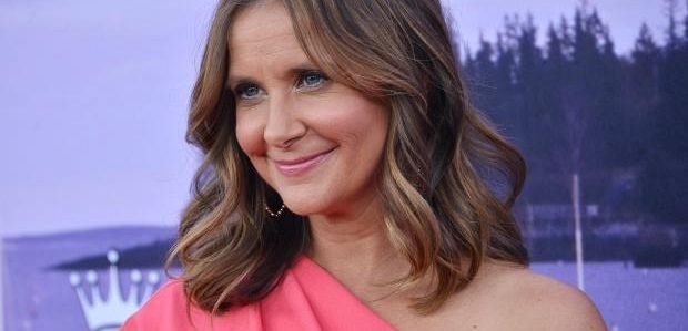 Kellie Martin i inni dołączyli do komedii „The Guest Book