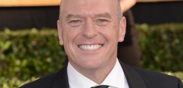 Dean Norris będzie powracał w 7 sezonie „Skandalu”