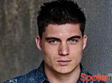 Zane Holtz dołączył do odcinka pilotowego Searchers