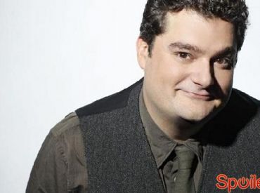 Bobby Moynihan dołączył do odcinka pilotowy Me, Myself and I